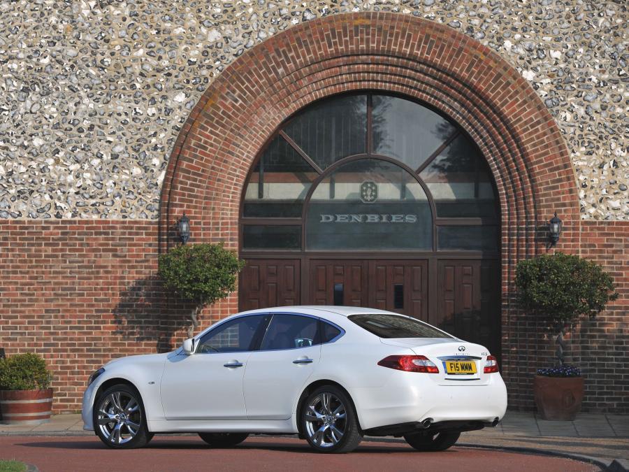  Infiniti M30d S 2010 года  (UK) (фото 7 из 15)